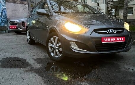 Hyundai Solaris II рестайлинг, 2011 год, 585 000 рублей, 1 фотография