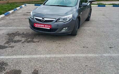 Opel Astra J, 2010 год, 698 000 рублей, 2 фотография
