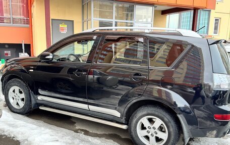 Mitsubishi Outlander III рестайлинг 3, 2007 год, 950 000 рублей, 3 фотография