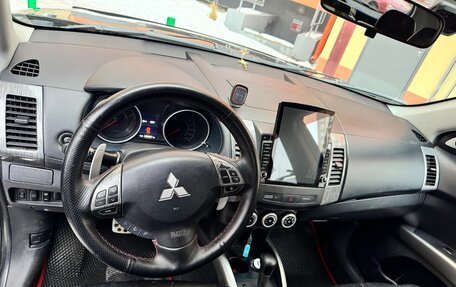 Mitsubishi Outlander III рестайлинг 3, 2007 год, 950 000 рублей, 4 фотография