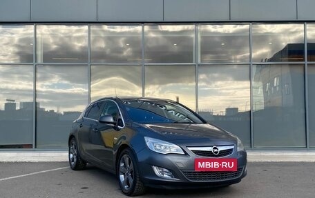 Opel Astra J, 2011 год, 599 000 рублей, 2 фотография