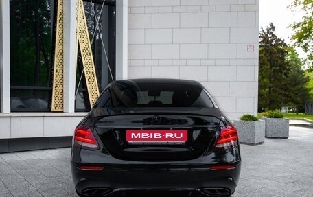 Mercedes-Benz E-Класс AMG, 2017 год, 4 700 000 рублей, 27 фотография