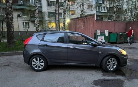 Hyundai Solaris II рестайлинг, 2011 год, 585 000 рублей, 3 фотография