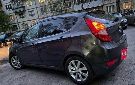 Hyundai Solaris II рестайлинг, 2011 год, 585 000 рублей, 4 фотография