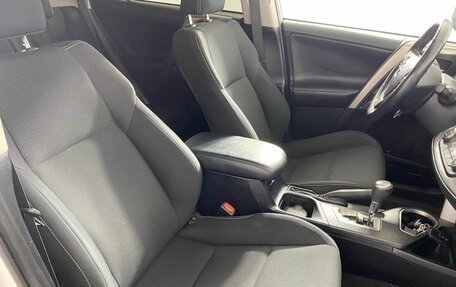 Toyota RAV4, 2018 год, 2 700 000 рублей, 19 фотография