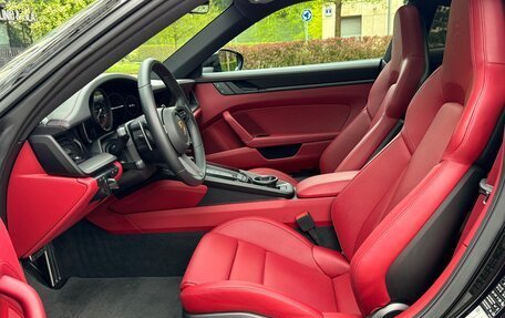 Porsche 911, 2021 год, 17 800 000 рублей, 25 фотография