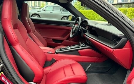 Porsche 911, 2021 год, 17 800 000 рублей, 33 фотография