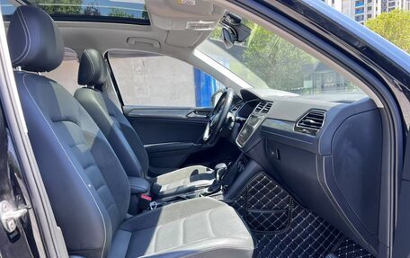 Volkswagen Tiguan II, 2021 год, 2 495 000 рублей, 4 фотография