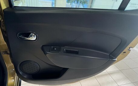 Renault Sandero II рестайлинг, 2015 год, 930 000 рублей, 17 фотография