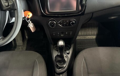 Renault Sandero II рестайлинг, 2015 год, 930 000 рублей, 13 фотография