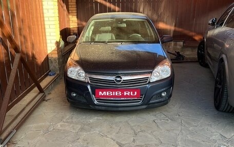 Opel Astra J, 2009 год, 740 000 рублей, 2 фотография
