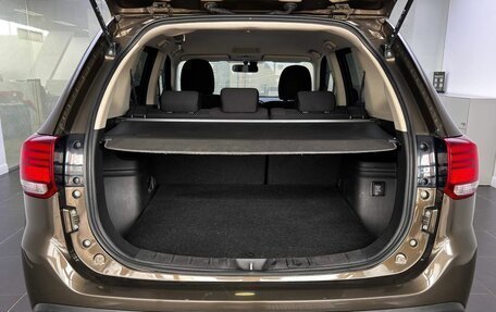 Mitsubishi Outlander III рестайлинг 3, 2019 год, 2 099 000 рублей, 12 фотография