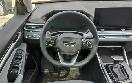 Geely Emgrand, 2023 год, 1 765 000 рублей, 12 фотография