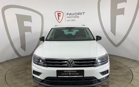Volkswagen Tiguan II, 2020 год, 2 649 000 рублей, 2 фотография