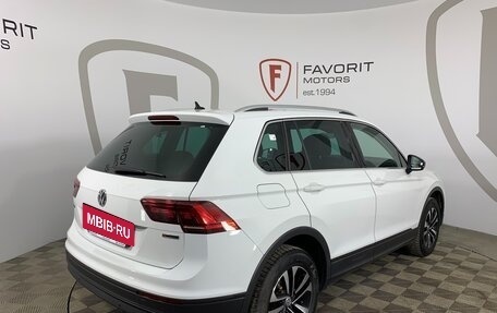 Volkswagen Tiguan II, 2020 год, 2 649 000 рублей, 6 фотография