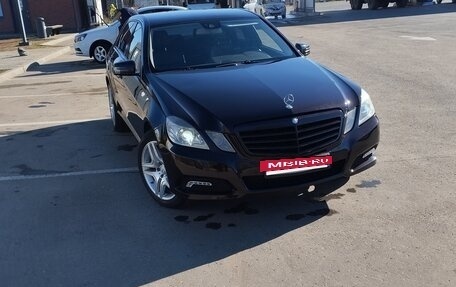 Mercedes-Benz E-Класс, 2011 год, 1 450 000 рублей, 4 фотография