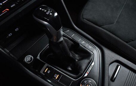 Volkswagen Tiguan II, 2021 год, 3 199 000 рублей, 19 фотография