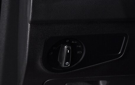 Volkswagen Tiguan II, 2021 год, 3 199 000 рублей, 15 фотография