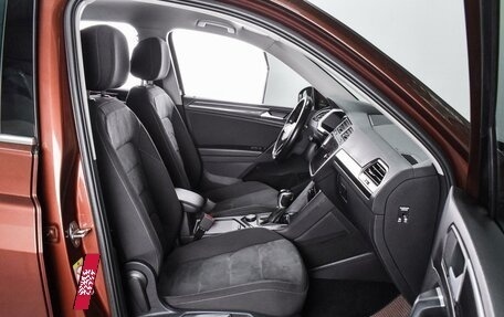 Volkswagen Tiguan II, 2021 год, 3 199 000 рублей, 8 фотография