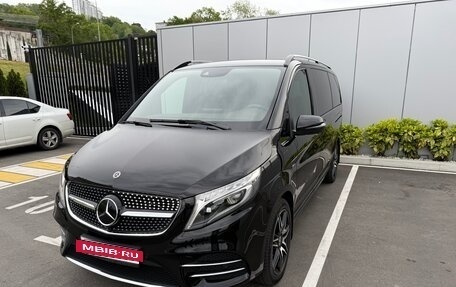 Mercedes-Benz V-Класс, 2017 год, 4 900 000 рублей, 2 фотография