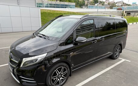 Mercedes-Benz V-Класс, 2017 год, 4 900 000 рублей, 4 фотография