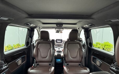 Mercedes-Benz V-Класс, 2017 год, 4 900 000 рублей, 12 фотография