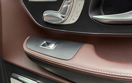 Mercedes-Benz V-Класс, 2017 год, 4 900 000 рублей, 13 фотография
