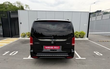 Mercedes-Benz V-Класс, 2017 год, 4 900 000 рублей, 8 фотография