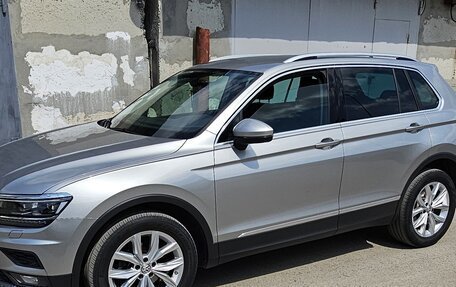 Volkswagen Tiguan II, 2018 год, 2 950 000 рублей, 3 фотография