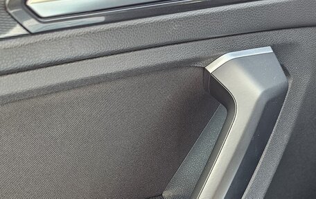 Volkswagen Tiguan II, 2018 год, 2 950 000 рублей, 9 фотография