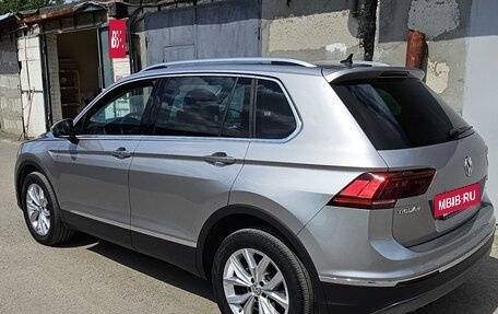 Volkswagen Tiguan II, 2018 год, 2 950 000 рублей, 4 фотография