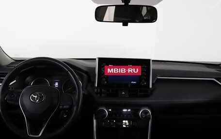 Toyota RAV4, 2021 год, 2 999 990 рублей, 12 фотография