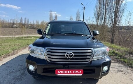Toyota Land Cruiser 200, 2012 год, 3 400 000 рублей, 8 фотография