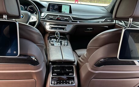 BMW 7 серия, 2016 год, 3 850 000 рублей, 18 фотография
