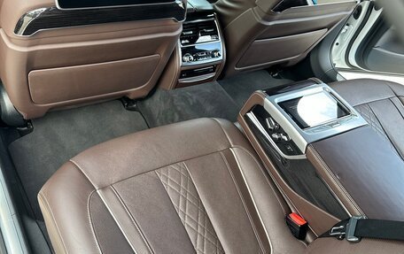 BMW 7 серия, 2016 год, 3 850 000 рублей, 19 фотография