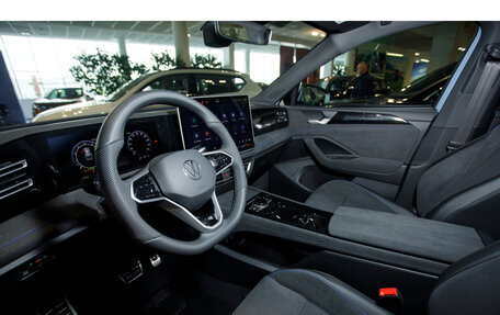Volkswagen Tiguan, 2024 год, 5 190 000 рублей, 12 фотография