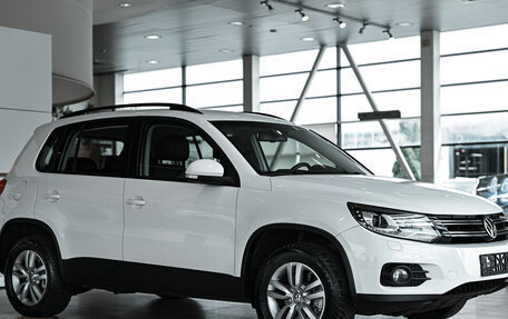 Volkswagen Tiguan I, 2015 год, 1 455 000 рублей, 2 фотография