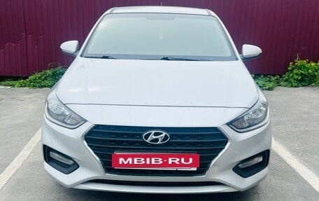 Hyundai Solaris II рестайлинг, 2017 год, 1 200 000 рублей, 2 фотография