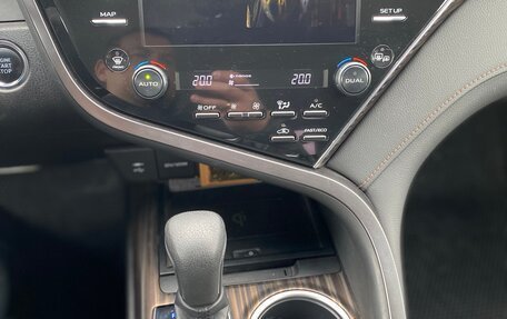 Toyota Camry, 2019 год, 2 900 000 рублей, 9 фотография