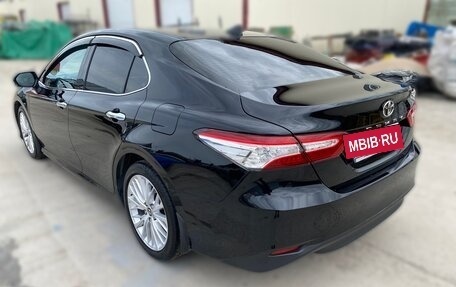 Toyota Camry, 2019 год, 2 900 000 рублей, 4 фотография