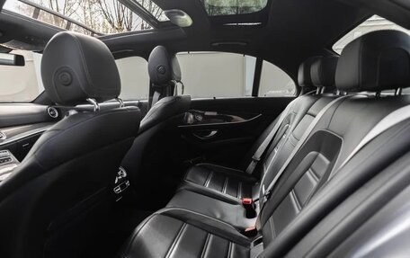 Mercedes-Benz E-Класс AMG, 2018 год, 7 990 000 рублей, 29 фотография