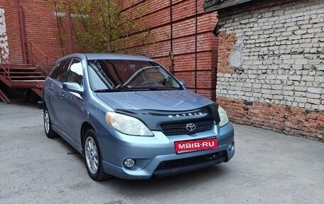 Toyota Matrix, 2004 год, 650 000 рублей, 1 фотография