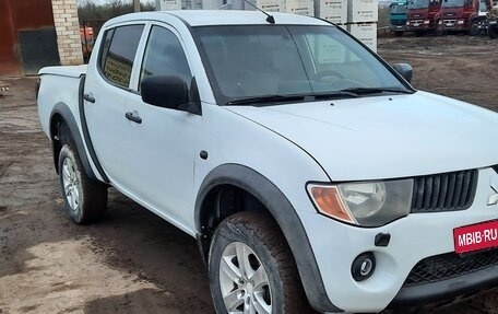 Mitsubishi L200 IV рестайлинг, 2008 год, 800 000 рублей, 1 фотография