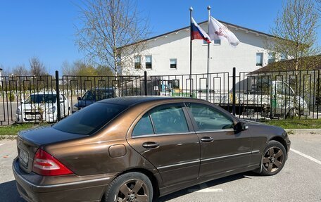 Mercedes-Benz C-Класс, 2005 год, 670 000 рублей, 4 фотография