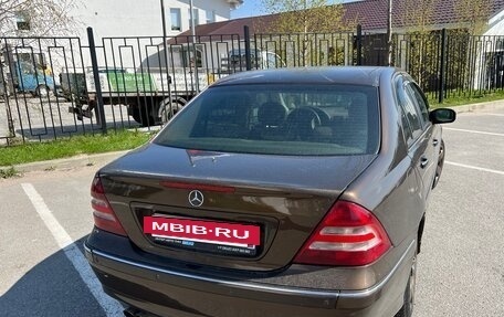 Mercedes-Benz C-Класс, 2005 год, 670 000 рублей, 3 фотография