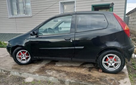 Fiat Punto III Punto Evo рестайлинг, 2000 год, 255 000 рублей, 2 фотография