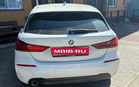 BMW 1 серия, 2020 год, 2 400 000 рублей, 5 фотография