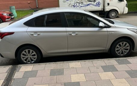 Hyundai Solaris II рестайлинг, 2019 год, 1 350 000 рублей, 2 фотография