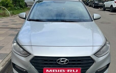Hyundai Solaris II рестайлинг, 2019 год, 1 350 000 рублей, 4 фотография