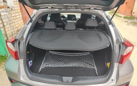 Toyota C-HR I рестайлинг, 2019 год, 1 950 000 рублей, 9 фотография